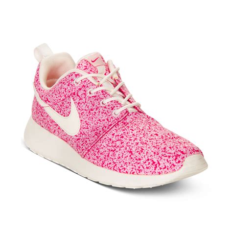 dames nike roshe run low lichtroze pink zilver wit|Nike Roshe Run Sneakers .